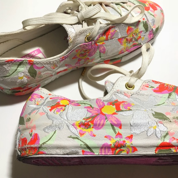 CONVERSE x PATBO embroider floral leather sneaker - Picture 4 of 8